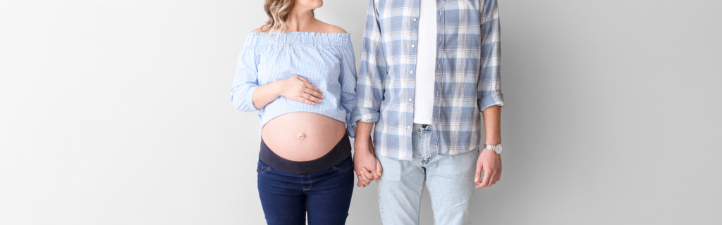 couple pregnant