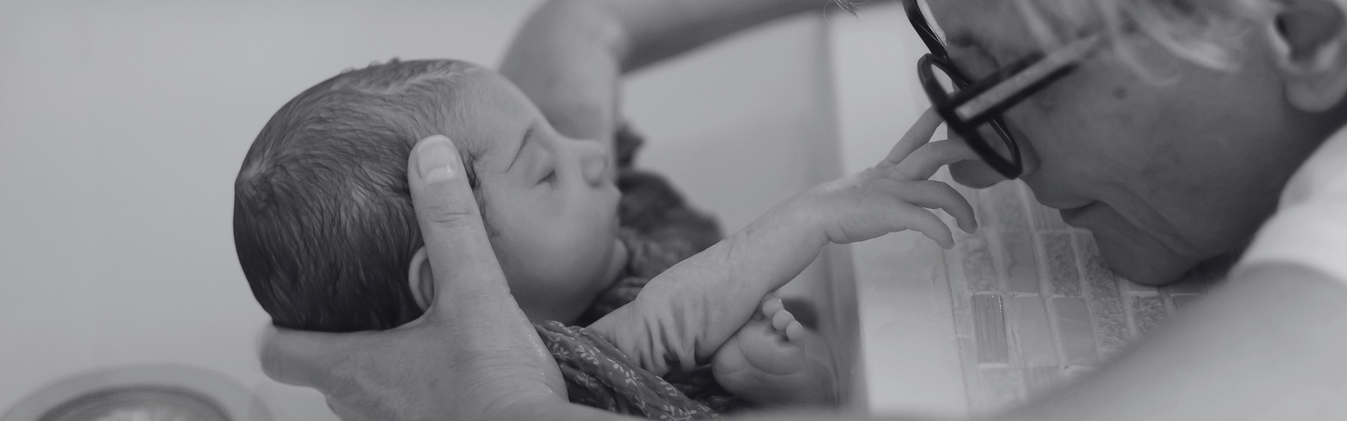 Bain thérapeutique bébé : comprendre ce soin